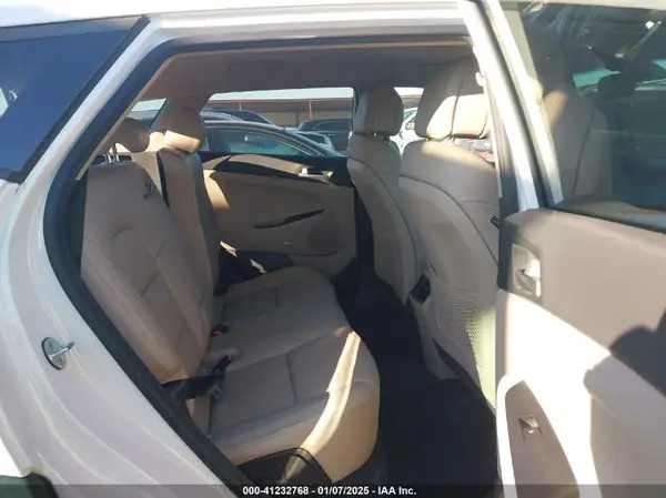 KM8J33A49HU502536 2017 HYUNDAI TUCSON - Image 8