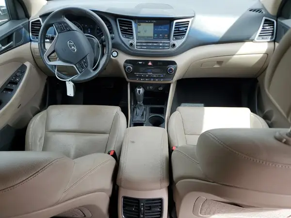 KM8J33A49HU515738 2017 HYUNDAI TUCSON - Image 8