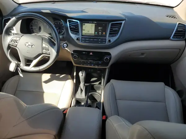 KM8J33A49HU552014 2017 HYUNDAI TUCSON - Image 8