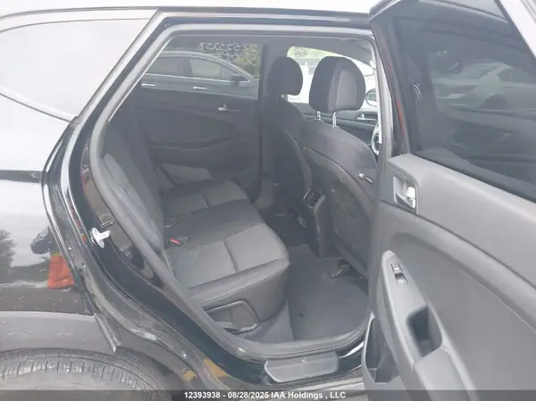 KM8J33A49HU556130 2017 HYUNDAI TUCSON - Image 8