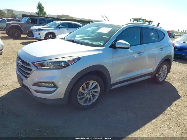 KM8J33A49HU562526 2017 HYUNDAI TUCSON - Image 2