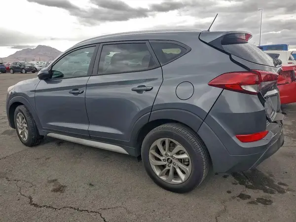 KM8J33A49HU562722 2017 HYUNDAI TUCSON - Image 2
