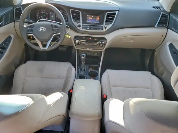 KM8J33A49HU562722 2017 HYUNDAI TUCSON - Image 8