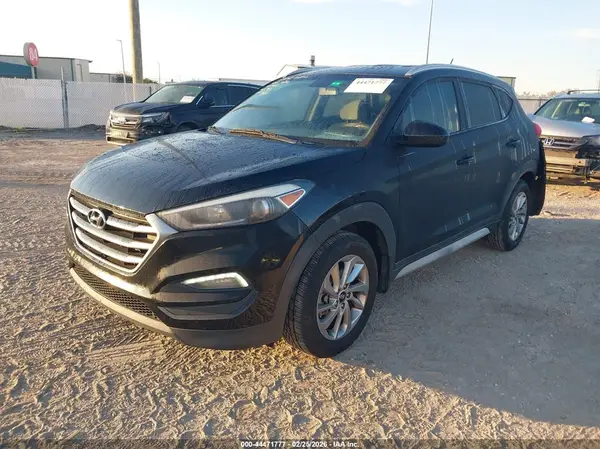 KM8J33A49HU567631 2017 HYUNDAI TUCSON - Image 2