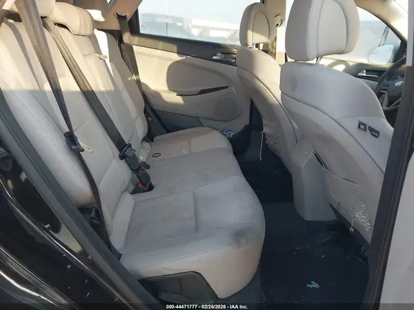 KM8J33A49HU567631 2017 HYUNDAI TUCSON - Image 8
