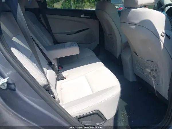 KM8J33A49JU600195 2018 HYUNDAI TUCSON - Image 8