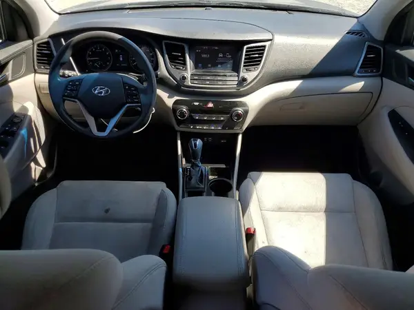 KM8J33A49JU600925 2018 HYUNDAI TUCSON - Image 8