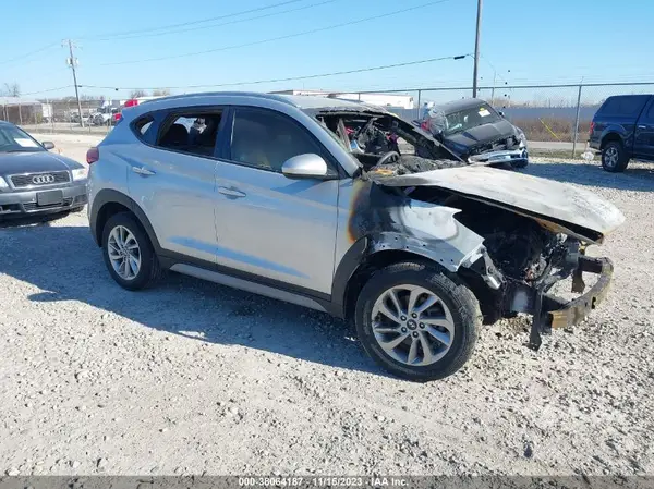 KM8J33A49JU609432 2018 HYUNDAI TUCSON - Image 1