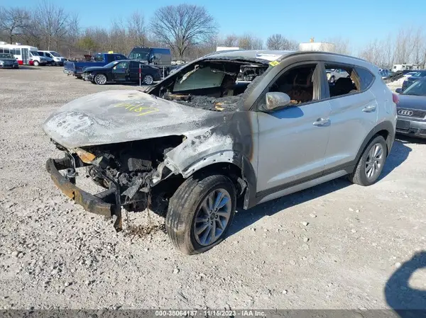 KM8J33A49JU609432 2018 HYUNDAI TUCSON - Image 2