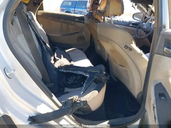 KM8J33A49JU609432 2018 HYUNDAI TUCSON - Image 8
