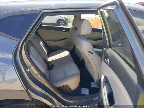 KM8J33A49JU615148 2018 HYUNDAI TUCSON - Image 8