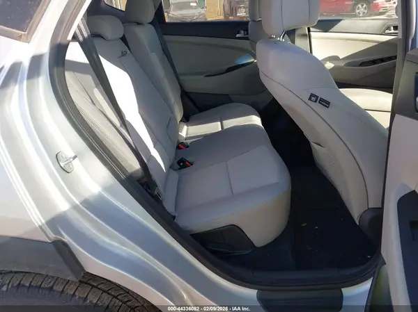 KM8J33A49JU617031 2018 HYUNDAI TUCSON - Image 8