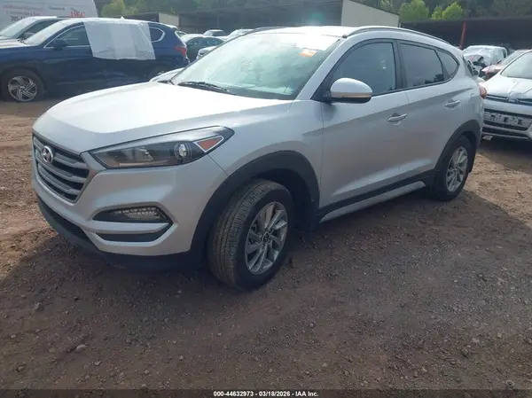 KM8J33A49JU639109 2018 HYUNDAI TUCSON - Image 2