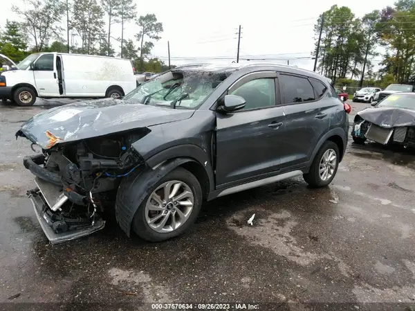 KM8J33A49JU640129 2018 HYUNDAI TUCSON - Image 2