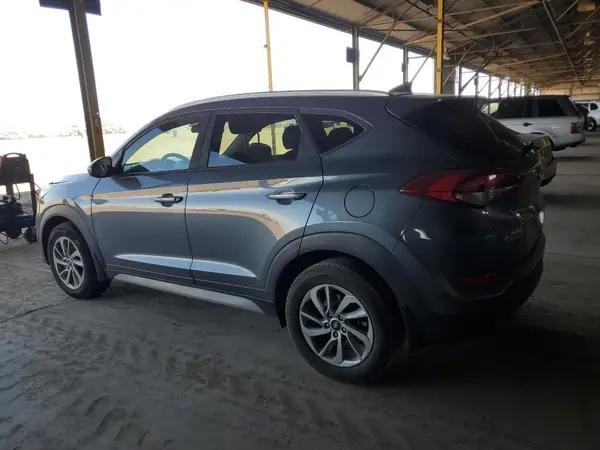 KM8J33A49JU645900 2018 HYUNDAI TUCSON - Image 2