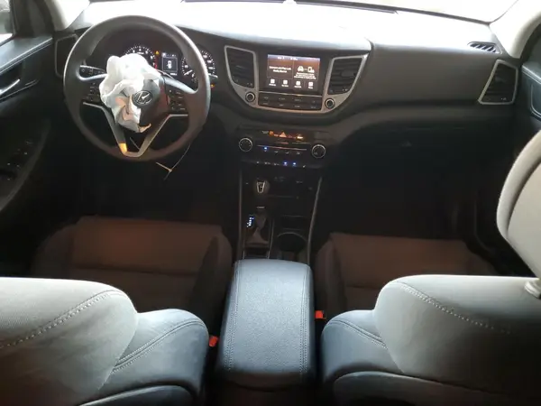 KM8J33A49JU645900 2018 HYUNDAI TUCSON - Image 8