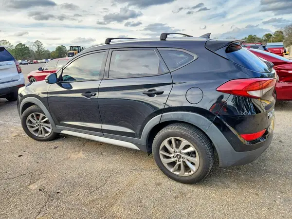 KM8J33A49JU653592 2018 HYUNDAI TUCSON - Image 2