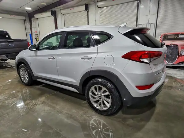 KM8J33A49JU654659 2018 HYUNDAI TUCSON - Image 2