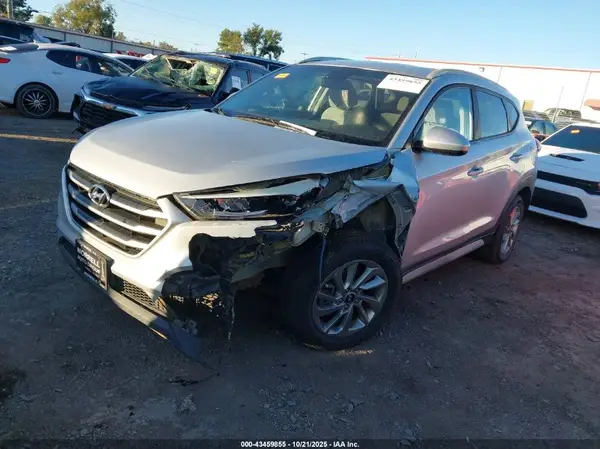 KM8J33A49JU662745 2018 HYUNDAI TUCSON - Image 2
