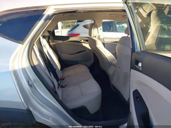 KM8J33A49JU662745 2018 HYUNDAI TUCSON - Image 8