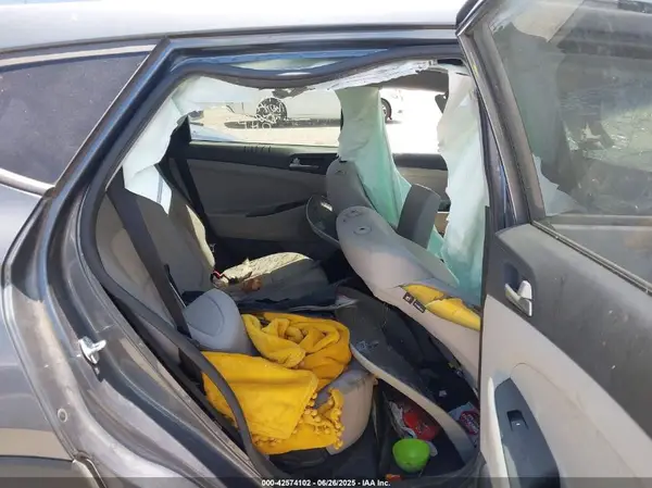 KM8J33A49JU668965 2018 HYUNDAI TUCSON - Image 8