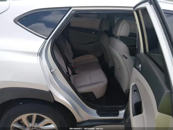 KM8J33A49JU672059 2018 HYUNDAI TUCSON - Image 8