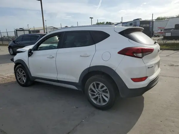 KM8J33A49JU673518 2018 HYUNDAI TUCSON - Image 2