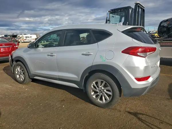 KM8J33A49JU678184 2018 HYUNDAI TUCSON - Image 2