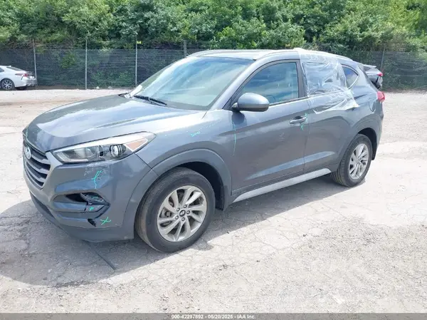 KM8J33A49JU678816 2018 HYUNDAI TUCSON - Image 2