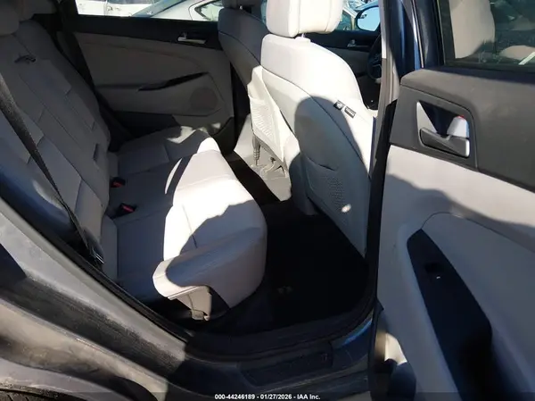KM8J33A49JU678850 2018 HYUNDAI TUCSON - Image 8