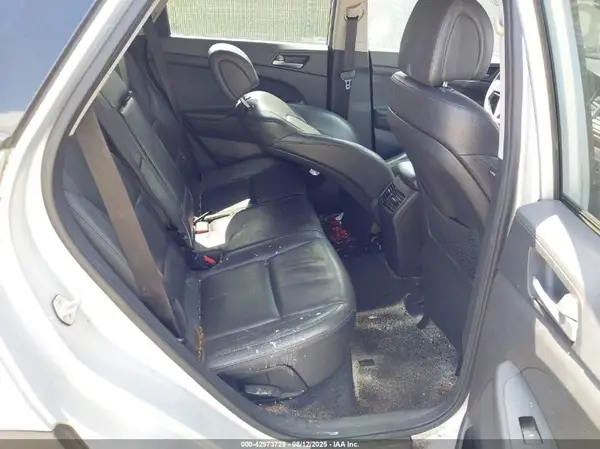 KM8J33A49JU689573 2018 HYUNDAI TUCSON - Image 8