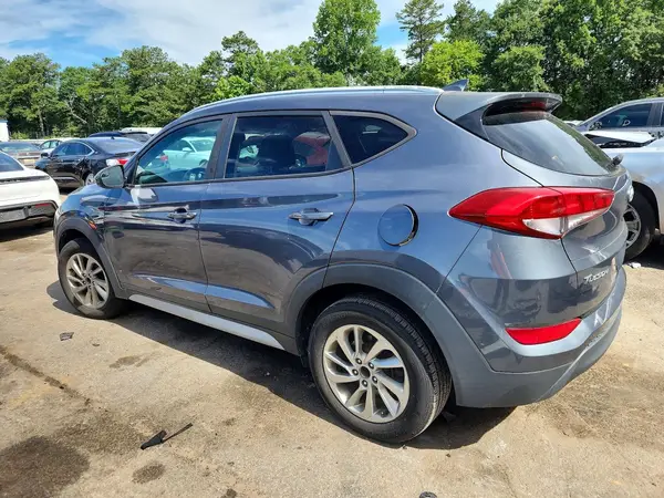 KM8J33A49JU692926 2018 HYUNDAI TUCSON - Image 2