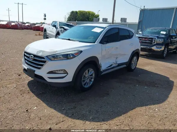KM8J33A49JU708929 2018 HYUNDAI TUCSON - Image 2