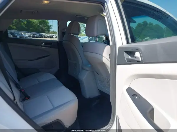 KM8J33A49JU714004 2018 HYUNDAI TUCSON - Image 8