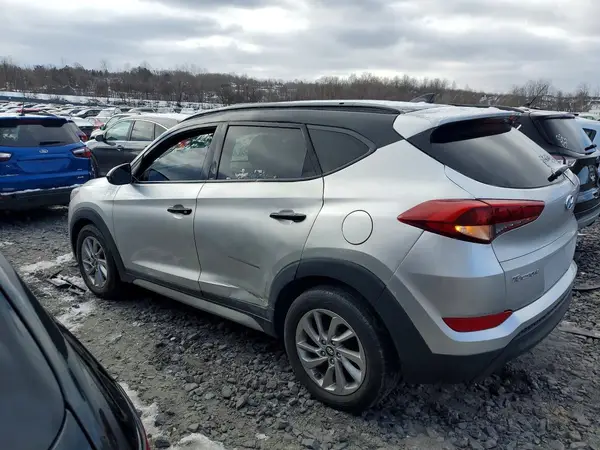 KM8J33A49JU717372 2018 HYUNDAI TUCSON - Image 2