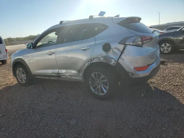 KM8J33A49JU717422 2018 HYUNDAI TUCSON - Image 2