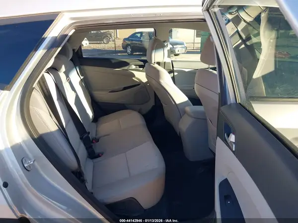 KM8J33A49JU719526 2018 HYUNDAI TUCSON - Image 8