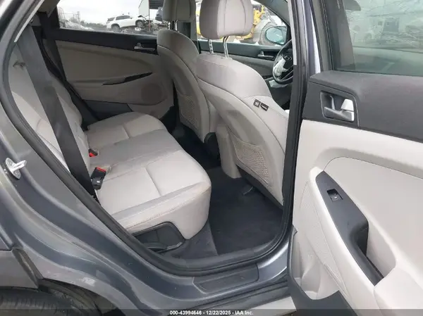 KM8J33A49JU725746 2018 HYUNDAI TUCSON - Image 8