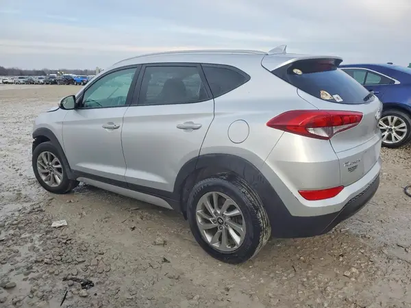 KM8J33A49JU728968 2018 HYUNDAI TUCSON - Image 2