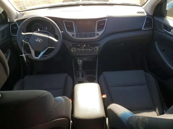 KM8J33A49JU733460 2018 HYUNDAI TUCSON - Image 8