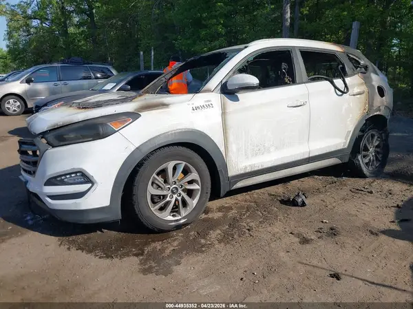 KM8J33A49JU737735 2018 HYUNDAI TUCSON - Image 2
