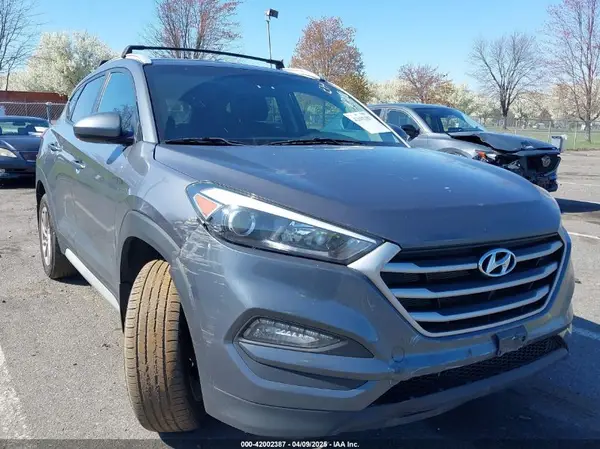 KM8J33A49JU756480 2018 HYUNDAI TUCSON - Image 1