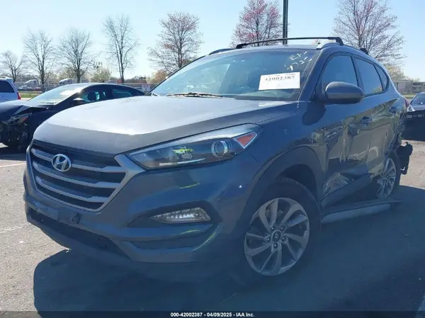 KM8J33A49JU756480 2018 HYUNDAI TUCSON - Image 2