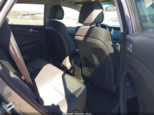 KM8J33A49JU756480 2018 HYUNDAI TUCSON - Image 8