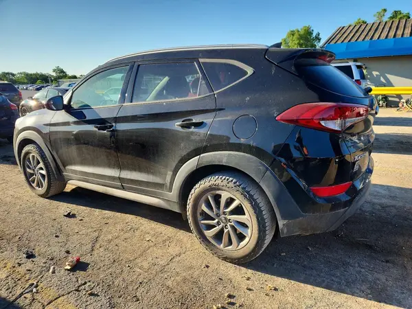 KM8J33A49JU764675 2018 HYUNDAI TUCSON - Image 2
