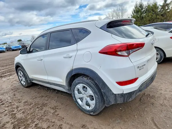 KM8J33A49JU793903 2018 HYUNDAI TUCSON - Image 2