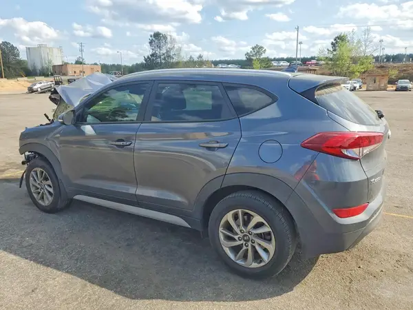 KM8J33A49JU800834 2018 HYUNDAI TUCSON - Image 2