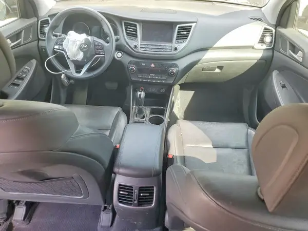 KM8J33A49JU800834 2018 HYUNDAI TUCSON - Image 8