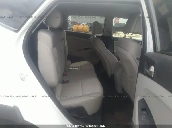 KM8J33A49JU804009 2018 HYUNDAI TUCSON - Image 8