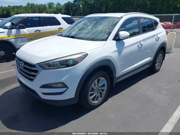 KM8J33A49JU821358 2018 HYUNDAI TUCSON - Image 2